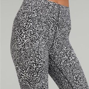 Lululemon InStill High-Rise leggings, Warped Grain Alpine White Black